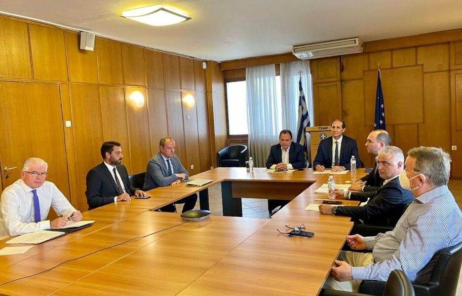 Συνάντηση Βουλευτών με τον ΥΠΑΑΤ για τη στήριξη των ροδακινοπαραγωγών