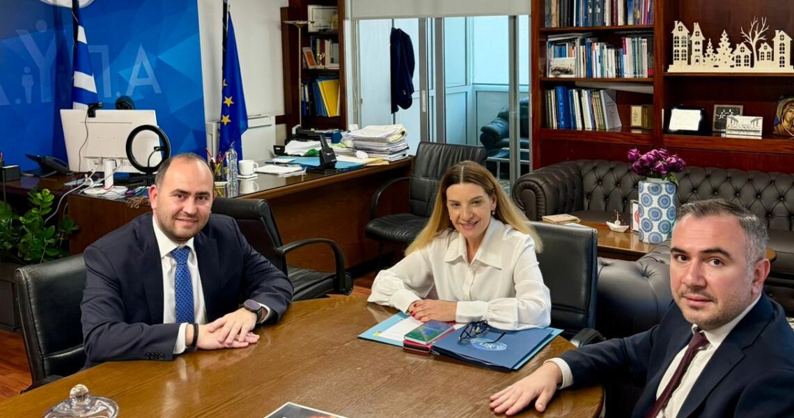 Συνάντηση Λάκη Βασιλειάδη με Διοίκηση ΔΥΠΑ: «Εγκρίθηκε από το ΔΣ και βγαίνει στον αέρα η δημοπράτηση για την ολοκλήρωση κατασκευής των εργατικών κατοικιών στο Αρχοντικό Πέλλας»